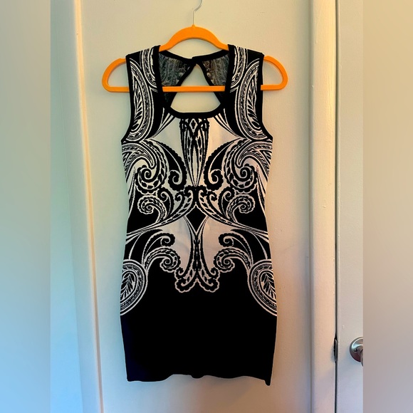 Woman dress - Picture 1 of 2